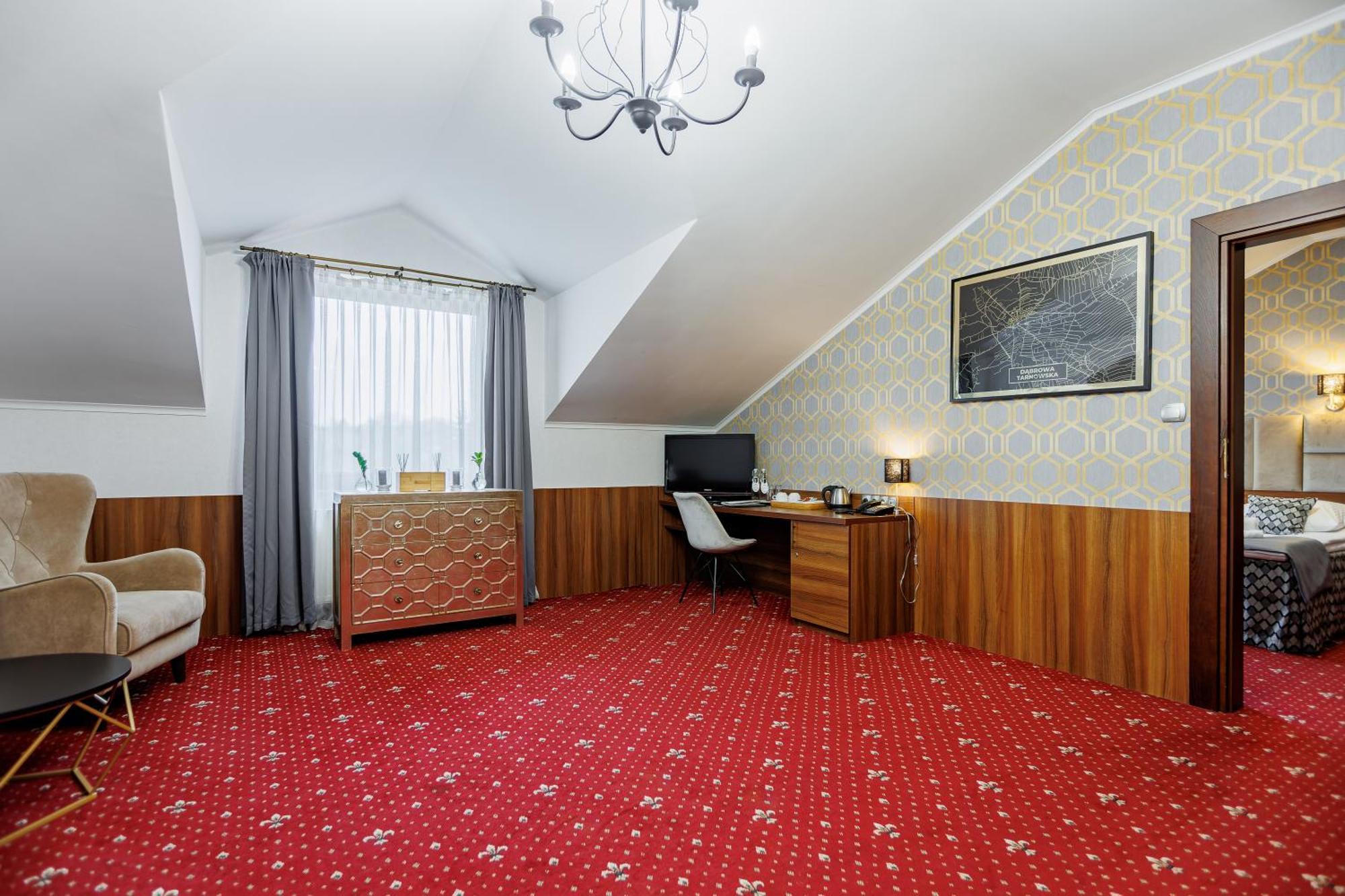 Hotel Cristal Park Dabrowa Tarnowska Bagian luar foto