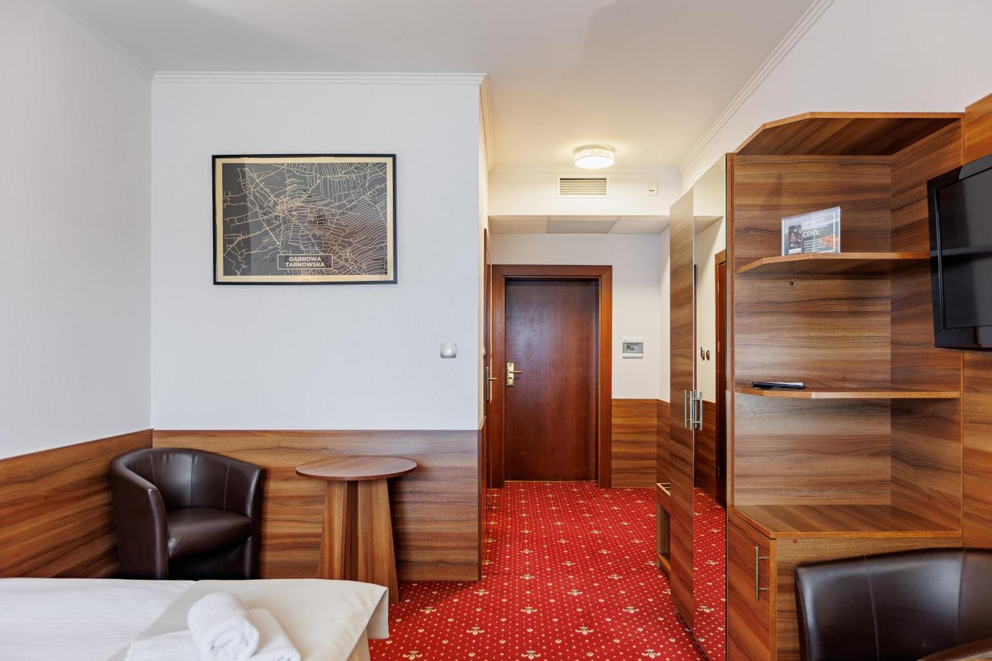 Hotel Cristal Park Dabrowa Tarnowska Bagian luar foto