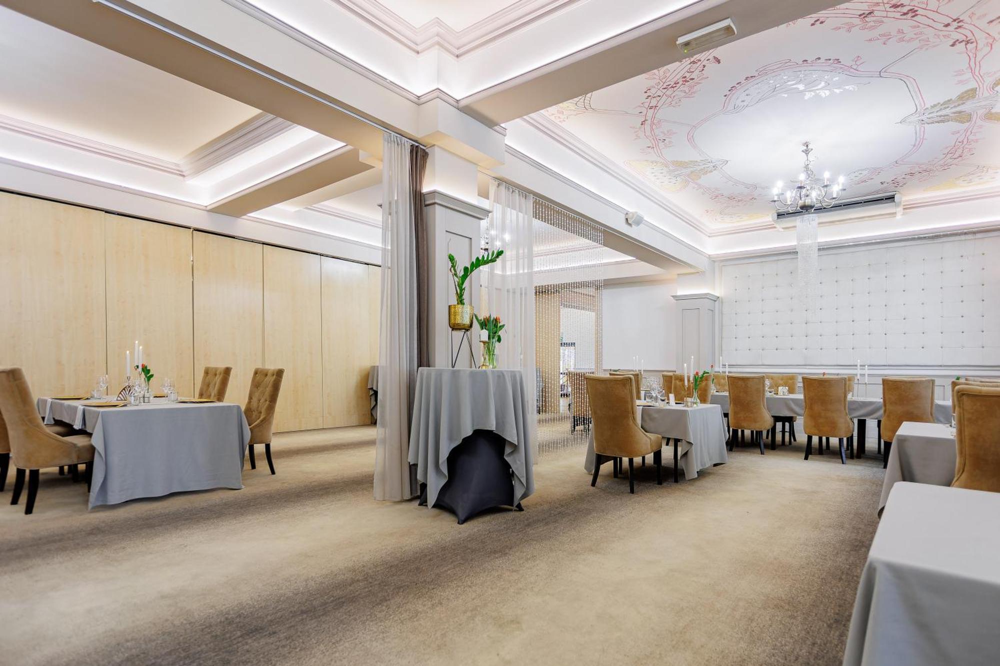 Hotel Cristal Park Dabrowa Tarnowska Bagian luar foto