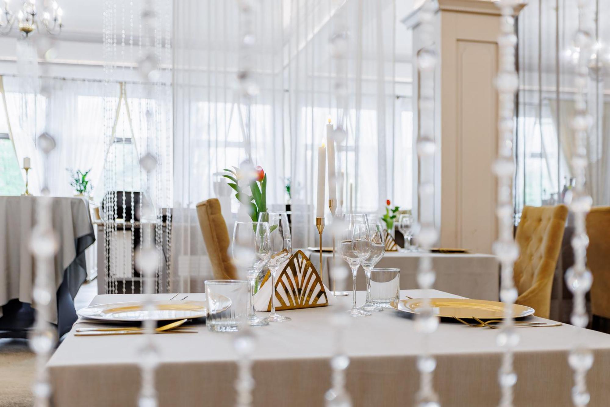 Hotel Cristal Park Dabrowa Tarnowska Bagian luar foto