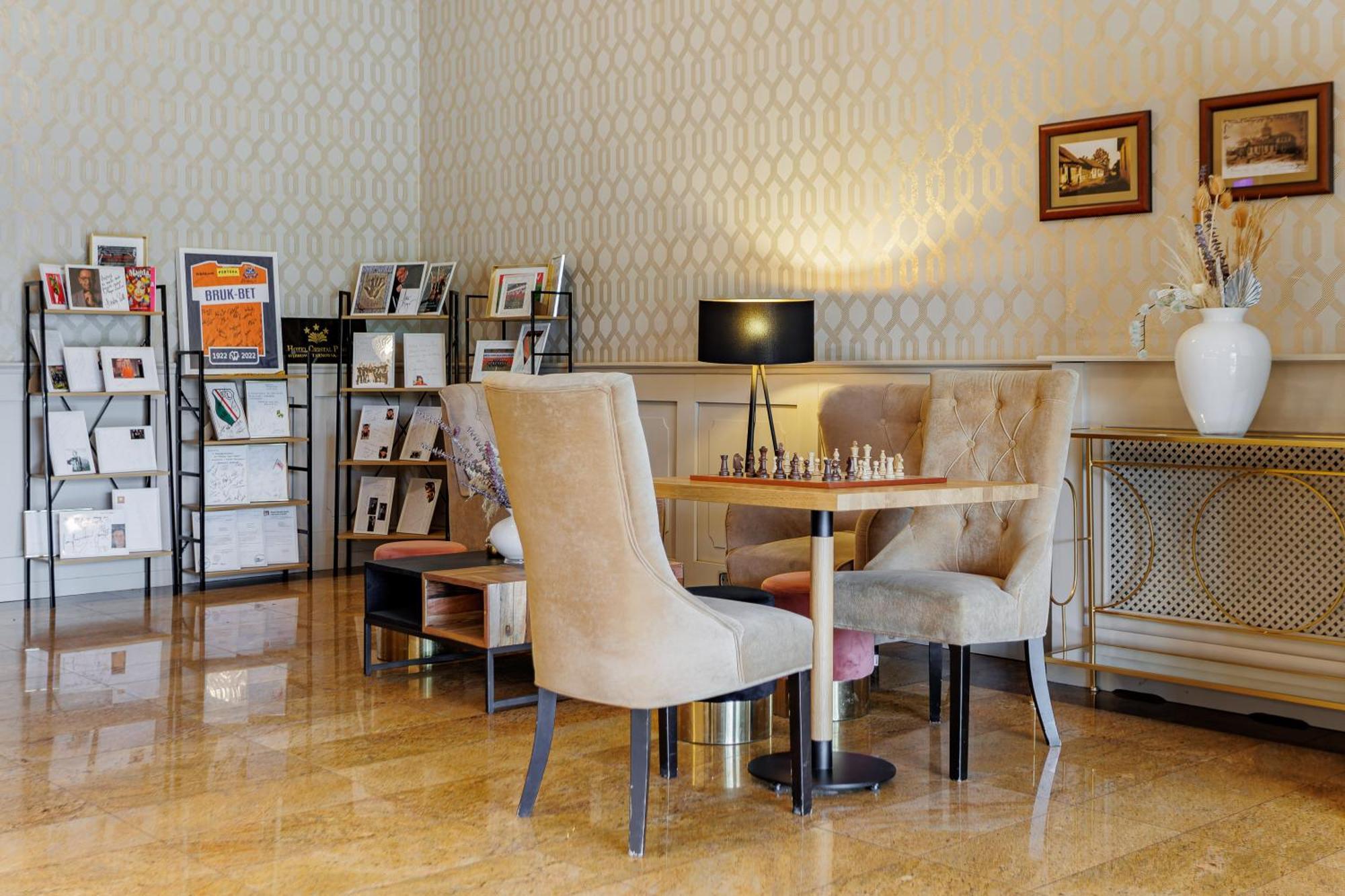 Hotel Cristal Park Dabrowa Tarnowska Bagian luar foto